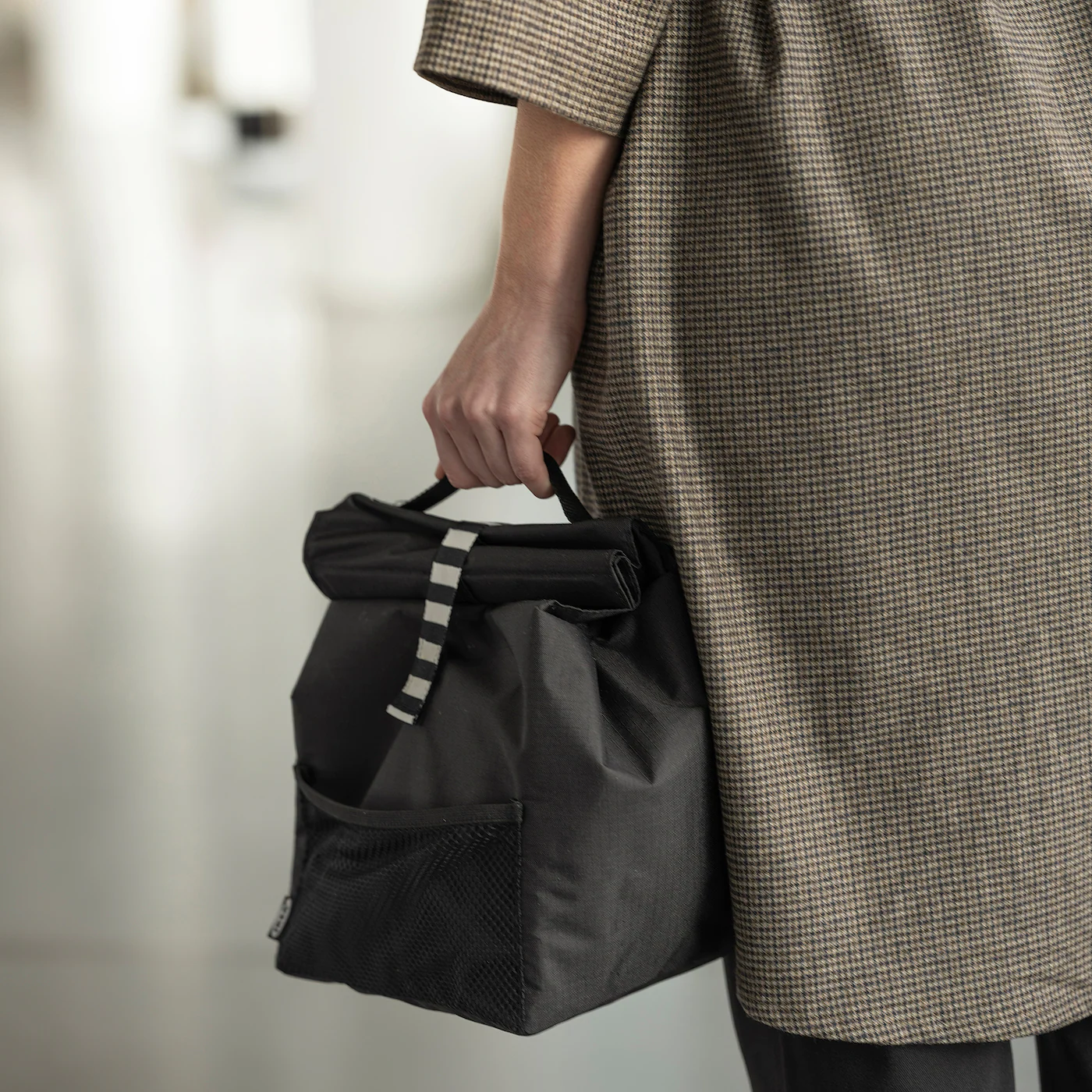 IKEA FRAMTUNG Lunch Bag Black 8 ¾x6 ¾x13 ¾ " - Image 12