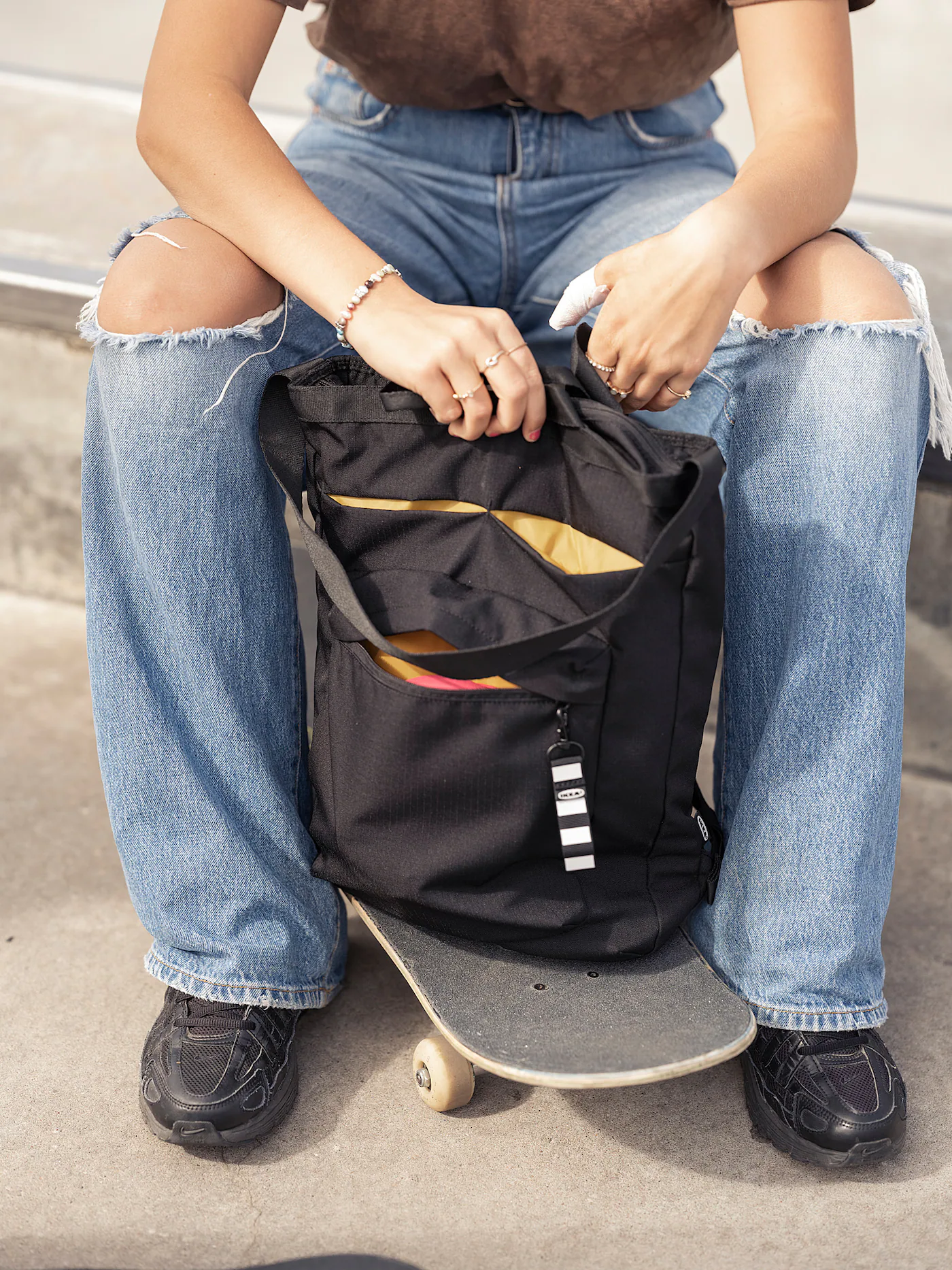 IKEA VÄRLDENS Travel Tote Bag Black 11x4 ¾x17 ¼ "/4 Gallon - Image 3